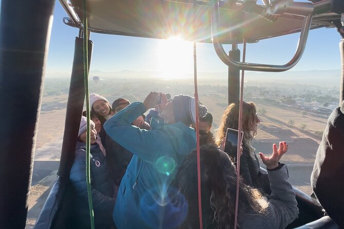 Hot Air Balloon Ride Over Teotihuacán Pyramids from Mexico City - Mexico City pickup and getting to Von Navi without stress