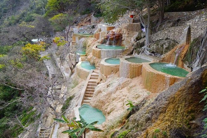Incredible Tolantongo Grottoes from CDMX - Ride From CDMX: Air-Conditioned, Long, and Sometimes Cramped