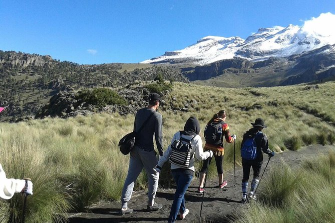 Iztaccihuatl Volcano Hike with an Alpinist - The alpinist guide: pacing, safety, and what you actually get