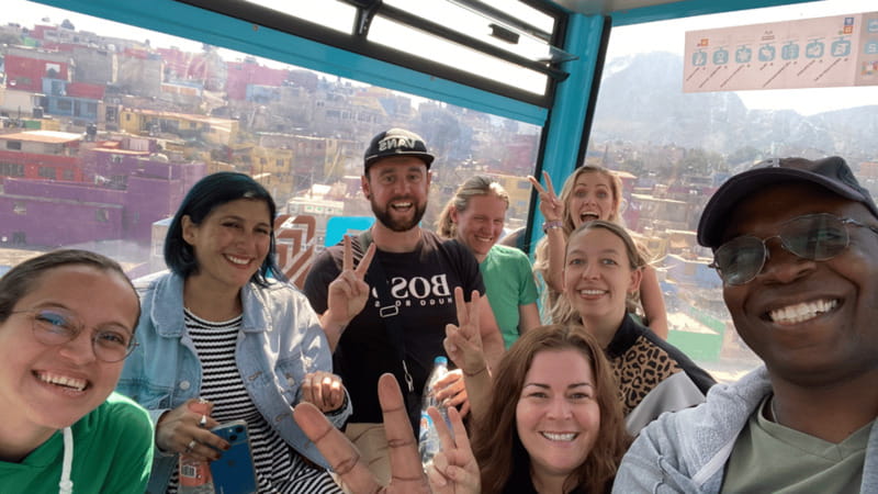 Iztapalapa: Cable Car Tour and Urban Art From the Heights - Meeting at Bellas Artes, Finding Your Guide, and Getting Oriented Fast