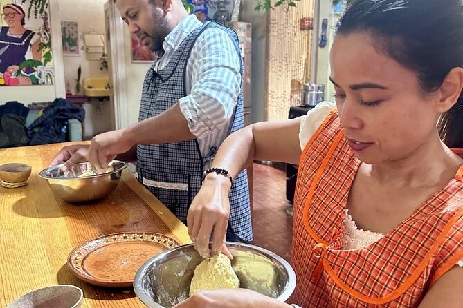 Learn to Cook Mexican Bread - Kneading, Shaping, and Baking: The Steps That Make Pan de Muerto Work