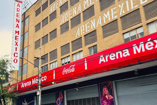 Live Wrestling from the Best Area of the Arena Mexico - What you’ll see, masked characters, stunts, and crowd emotion