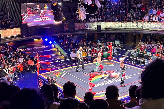 Lucha Libre Saturday Show in Mexico City (SEATS FROM BALCONY) - Inside the arena: drinks, snacks, and bathrooms