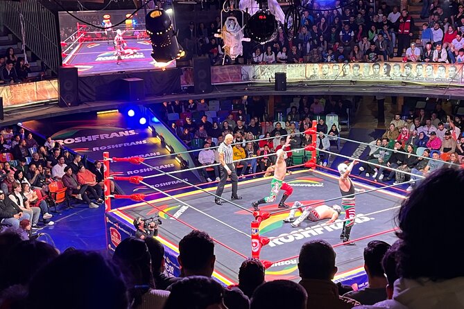 Lucha Libre Saturday Show in Mexico City (SEATS FROM BALCONY) - Meeting at Arena Coliseo, how to find your guide fast