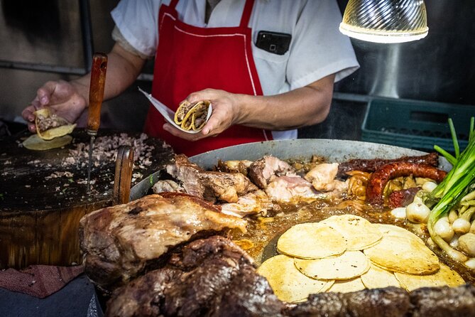 Lucha Libre Tacos & Masks 4 hrs Exploring Cdmx - Where you meet and what the first hour feels like