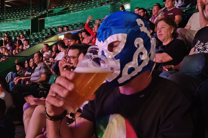 Lucha Libre Tour: guide by professional lucha libre wrestler - Who should book this English guided Lucha Libre tour
