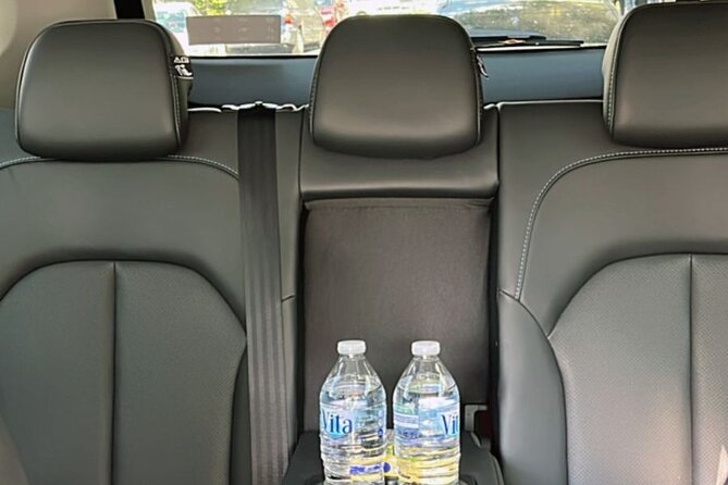 Luxury Private Transportation Service in Mexico City - The Ride Comfort Details: AC, Water, and a Whole Oat Bar