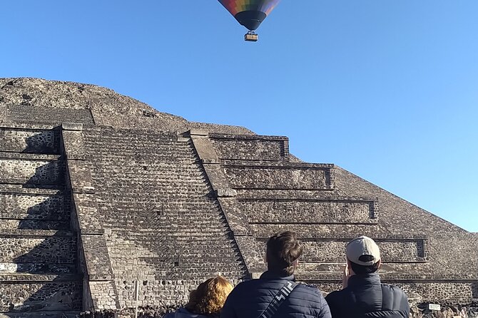 Magic Teotihuacan and Chocolate - Stop one, Teotihuacan in a guided 3 hours: pyramids, causeway, mural, and obsidian