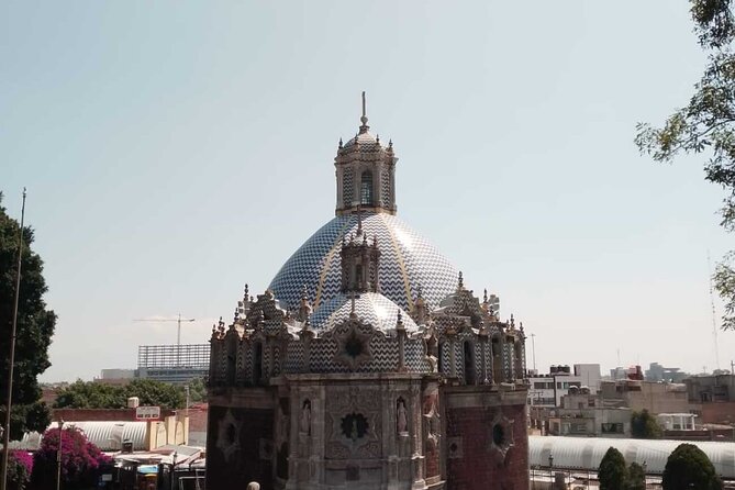 Meet the iconic Basilica of Guadalupe in Mexico City - Stop 2: Antigua Basilica de Guadalupe, colonial interiors and art details