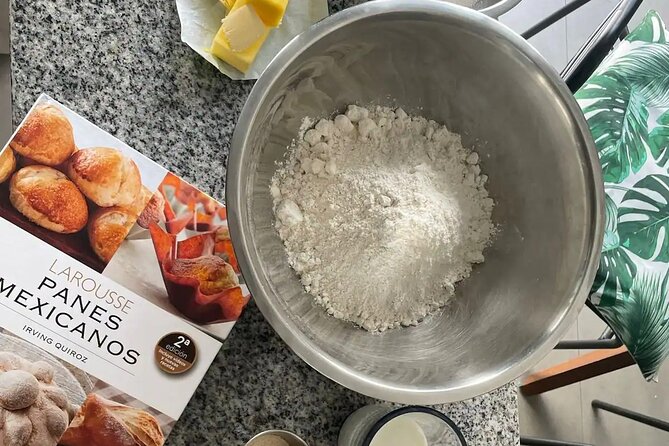 Mexican Bread Interactive Master Class - The breads you can make: Concha vs. Pan de Muerto
