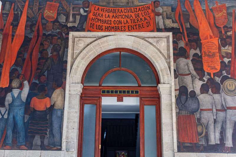 Mexican muralism with a true Art lover - San Ildefonso Museum, where the mural movement takes shape