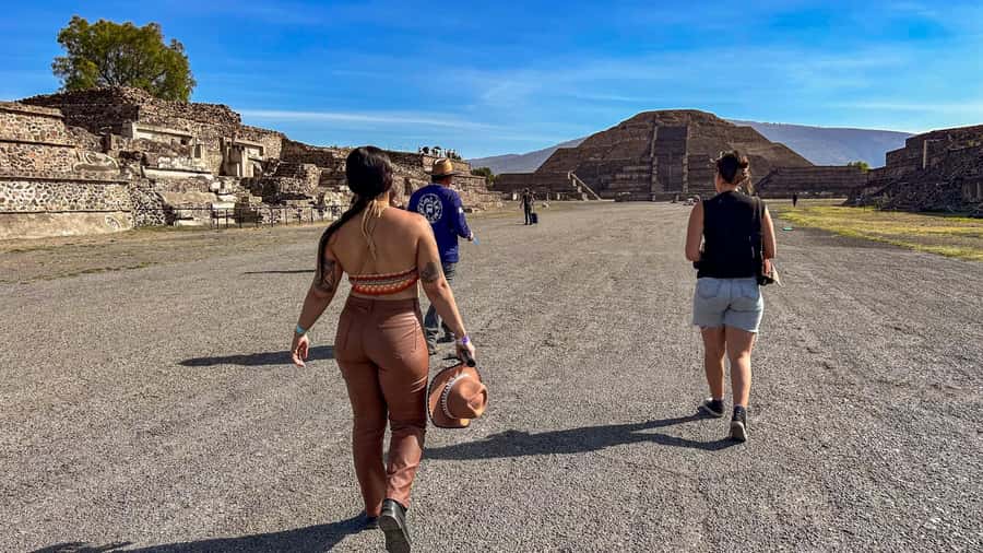 Mexico City: Afternoon Tour to Teotihuacan - Tlacaelel lunch stop: how to plan since food is not included
