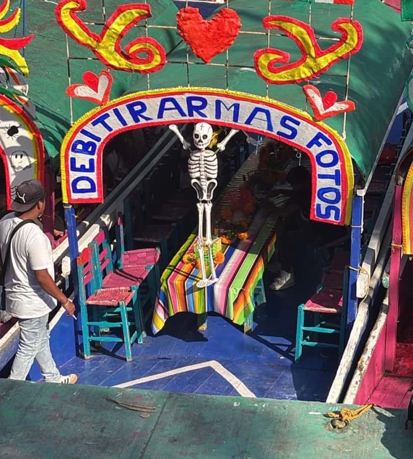 Mexico City: All-Inclusive College Student-Guided Boat Tour - Secret Canals at 7:00 a.m.: Early Quiet and Extra Food Swaps