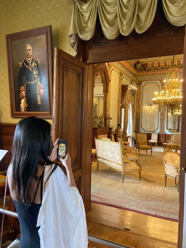 Mexico City: Art, History & gossip about Chapultepec Castle - Gardens and views: a practical break with a payoff