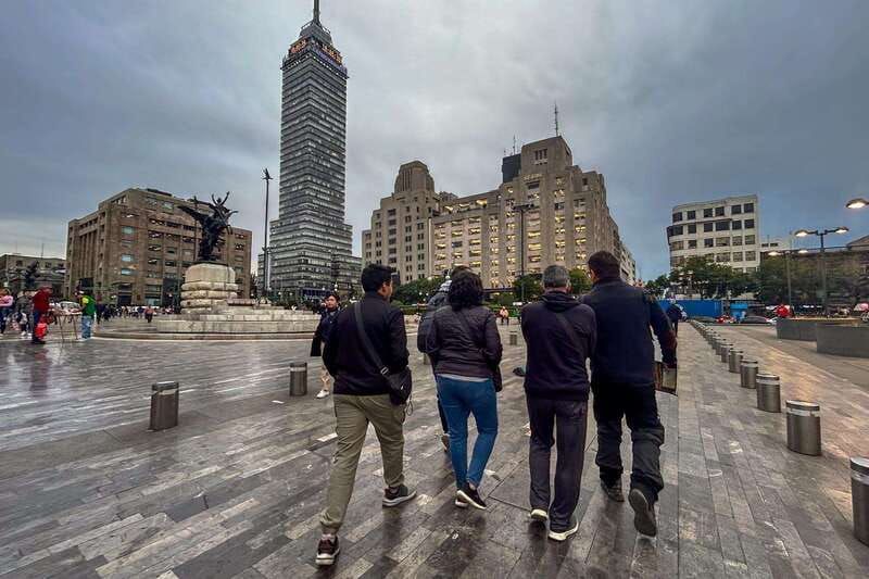 Mexico City at Night Walking tour with optional Torre Latino - From the Palacio de Bellas Artes area to Palacio de Correos: architecture you can actually see