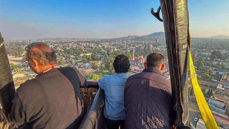 Mexico City: Balloon Flight, Teotihuacan & Guadalupe Shrine - Basilica of Our Lady of Guadalupe: Old and New, guided and meaningful
