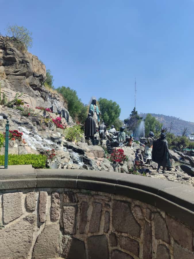 Mexico City: Basilica of Guadalupe Complex Tour - Why the Basilica of Guadalupe complex is better with a guide