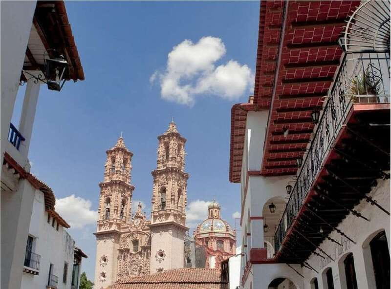 Mexico City: Cacahuamilpa Caves and Taxco Small-Group Tour - Cacahuamilpa Caves: Where the Mountain Feels Alive