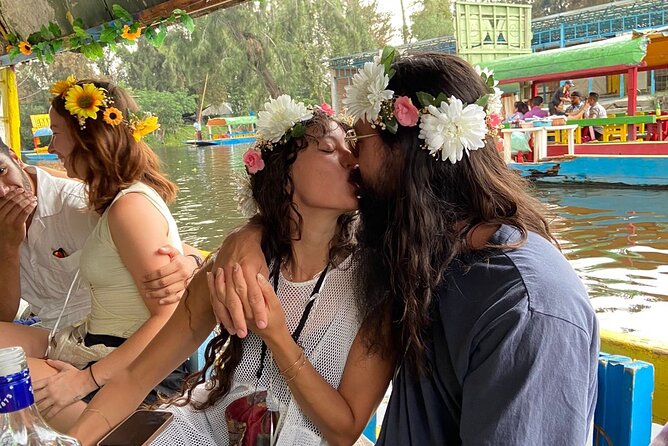 Mexico City Canals by Boat with Live Commentary with Meal Drinks - What You Actually Get for About $75: Drinks, Food, and a Live Host
