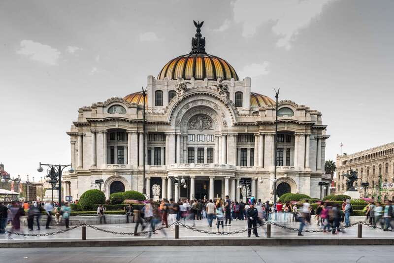 Mexico City: City Tour - Start in the UNESCO Historic Center, then let the Zócalo do the teaching