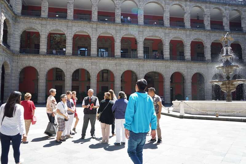 Mexico City: City Tour - Walking, van time, and bilingual guide realities