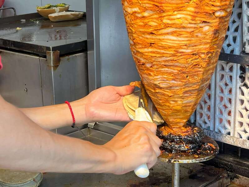 Mexico City: Coyoacan Tacos Food Tour & Optional Frida Kahlo - Fuente de los Coyotes ice cream: the sweet reset in Coyoacán