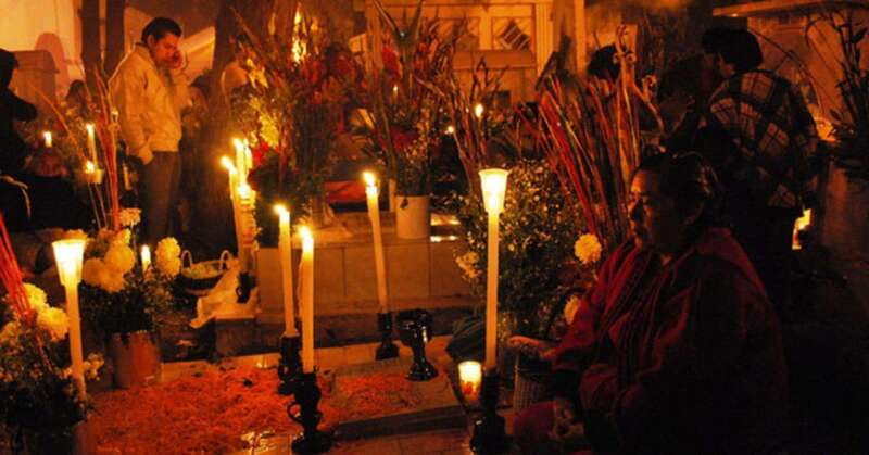 Mexico City: Day of the Dead Tour - Historic Center stop plus 40 minutes of free time, use it strategically