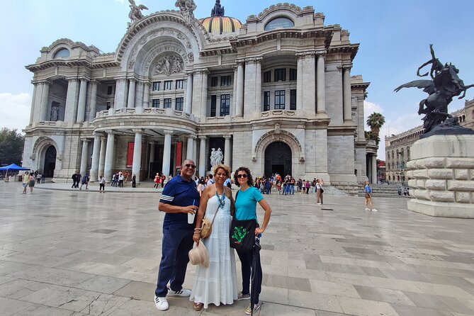 Mexico City Downtown Centro private tour+ Palacio de Bellas Artes - Taqueria Arandas: tacos and flavored water as the fuel break