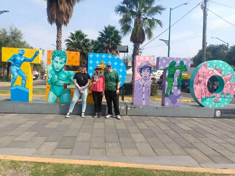 México City: Explore neighborhood of Tepito with local - Entering Barrio Bravo and the maze of 12,000-plus stalls