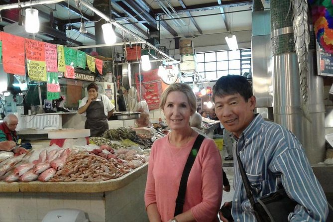 MEXICO CITY FOOD TOUR: flavors on two wheels - Roma Sur Dessert: Aguas Frescas and Paletas to Cool Off