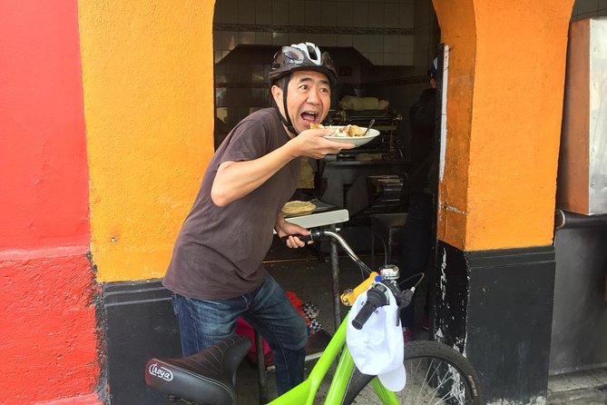 MEXICO CITY FOOD TOUR: flavors on two wheels - Starting in San Miguel Chapultepec: The Ride Begins