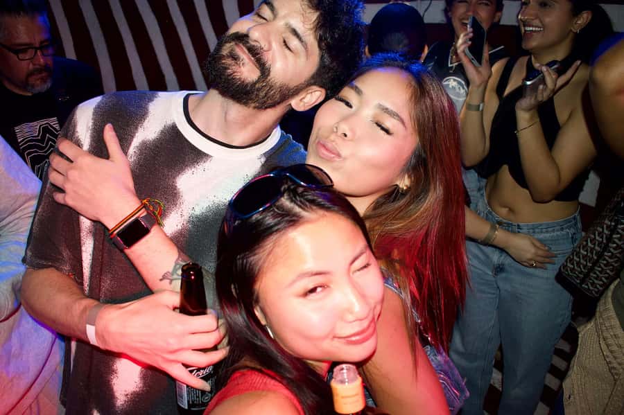 Mexico City: Guided Pub Crawl with Party Games - The guide approach and what language support means