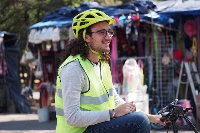 Mexico City Highlights E-Bike Tour With Foodie Stops - Guides who steer, explain, and keep you safe