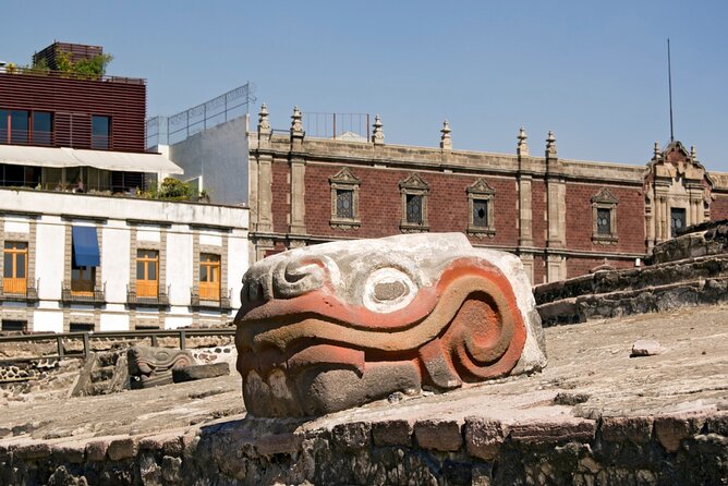 Mexico City (Historic Centre) Scavenger Hunt and Self-Guided Tour - Palacio Nacional: How the Question Style Works on Real Streets