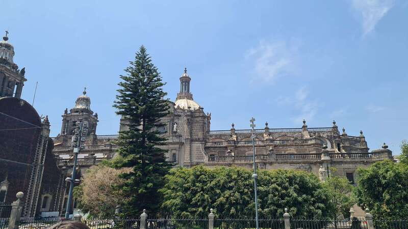 Mexico City: Historical walking tour of Tenochtitlan - Iturbide Palace (Banamex Cultural Center) and San Francisco’s façade