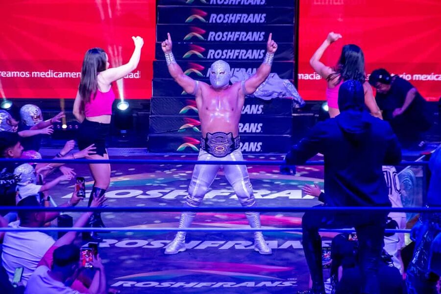 Mexico City: Local Walking Tour with Mezcal & Wrestling Show - The Historic Center Walk: Sights, Shops, and Lucha Everywhere
