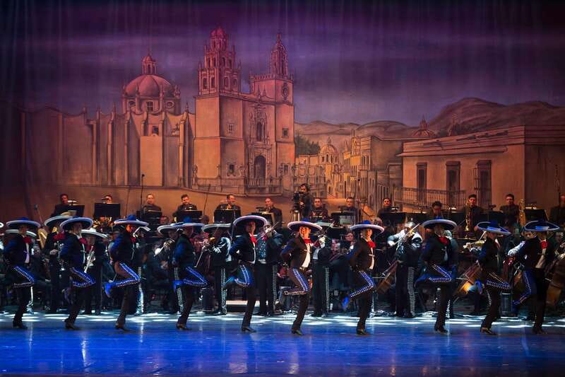 Mexico City: Mexican Folklore Ballet - Palacio de Bellas Artes: The Theater Makes This Show Feel Important