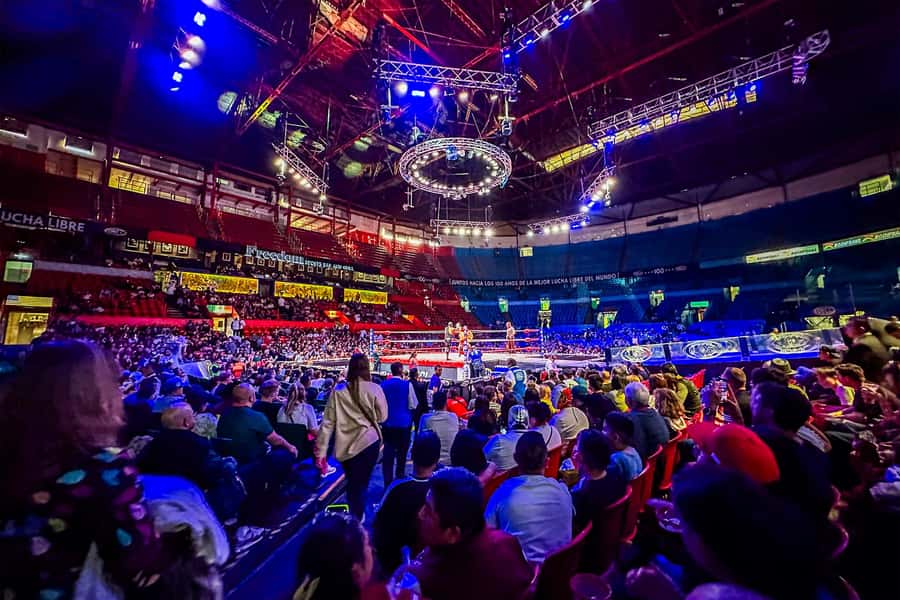 Mexico City: Mexican Lucha Libre Experience & Mezcal Tasting - Historic center walk: murals, wrestling shops, and when to spend