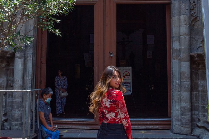 Mexico City Poetry Tour - Stop 1 at House of Tiles: Sambors setting plus loneliness and communion