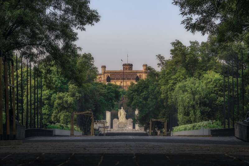 Mexico City: Private Chapultepec Park Bike Tour - Castillo de Chapultepec, the only real castle in North America, and how to look at it
