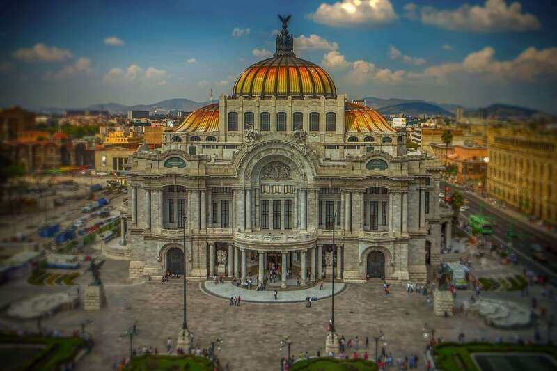 Mexico City: Private custom tour with a local guide - Meeting your guide and building your perfect route