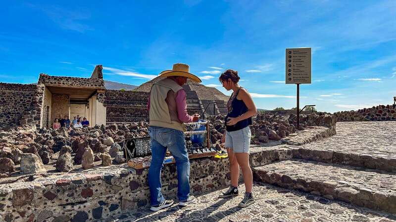 Mexico City: Private Teotihuacan Archeological Tour - Lunch at Teotihuacan: Plan for It, Then Relax
