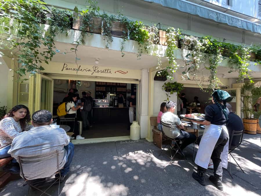Mexico City: Roma and Condesa Guided Walking Tour - Rosetta pastry and tacos, plus the right kind of break