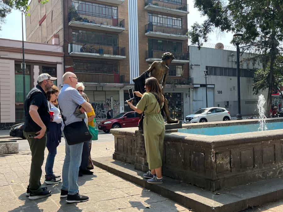 Mexico City: Roma and Condesa Guided Walking Tour - Walking the best of Roma and Condesa main streets and squares