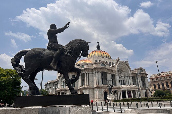 Mexico city's private tour in downtown (with transport) - Stop-by-stop: Templo Mayor outside, plus scale models that explain the Mexica city