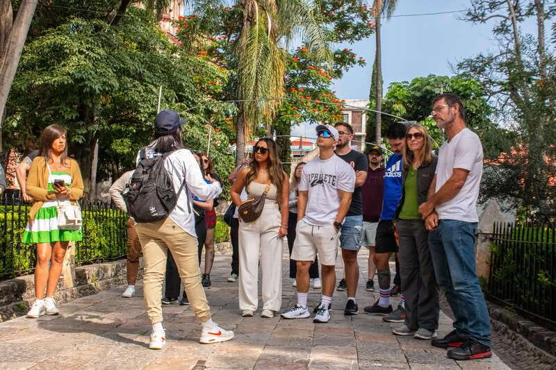 Mexico City: Taxco & Cuernavaca Tour with Pre-Hispanic Mine - Guides, Language, and Group Experience: Spanish and English on the Same Page