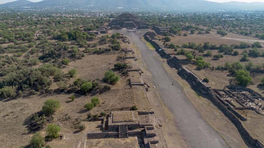 Mexico City: Teotihuacan Early Morning Access Half-Day Tour - On the road: café break, bus ride rhythm, and the first glimpse