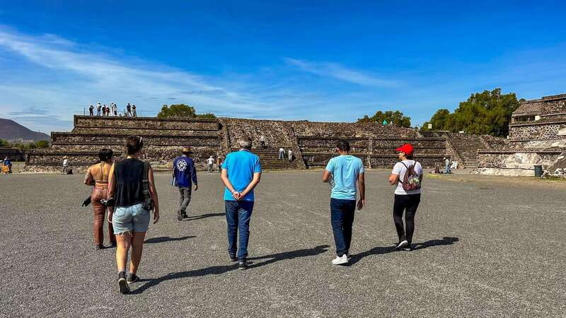 Mexico City: Teotihuacan First Entry Tour with Expert Guide - Guided Walking Plus Free Time: A Useful Balance