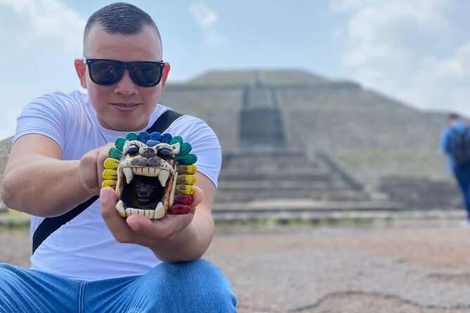 Mexico City : Teotihuacan Pyramids - El Quetzal Artesanias tasting and the obsidian angle