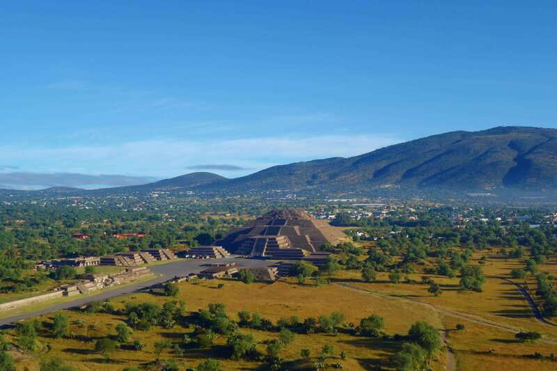 Mexico City: Teotihuacan, Tlatelolco & Basilica of Guadalupe - Getting picked up, then getting moving the right way